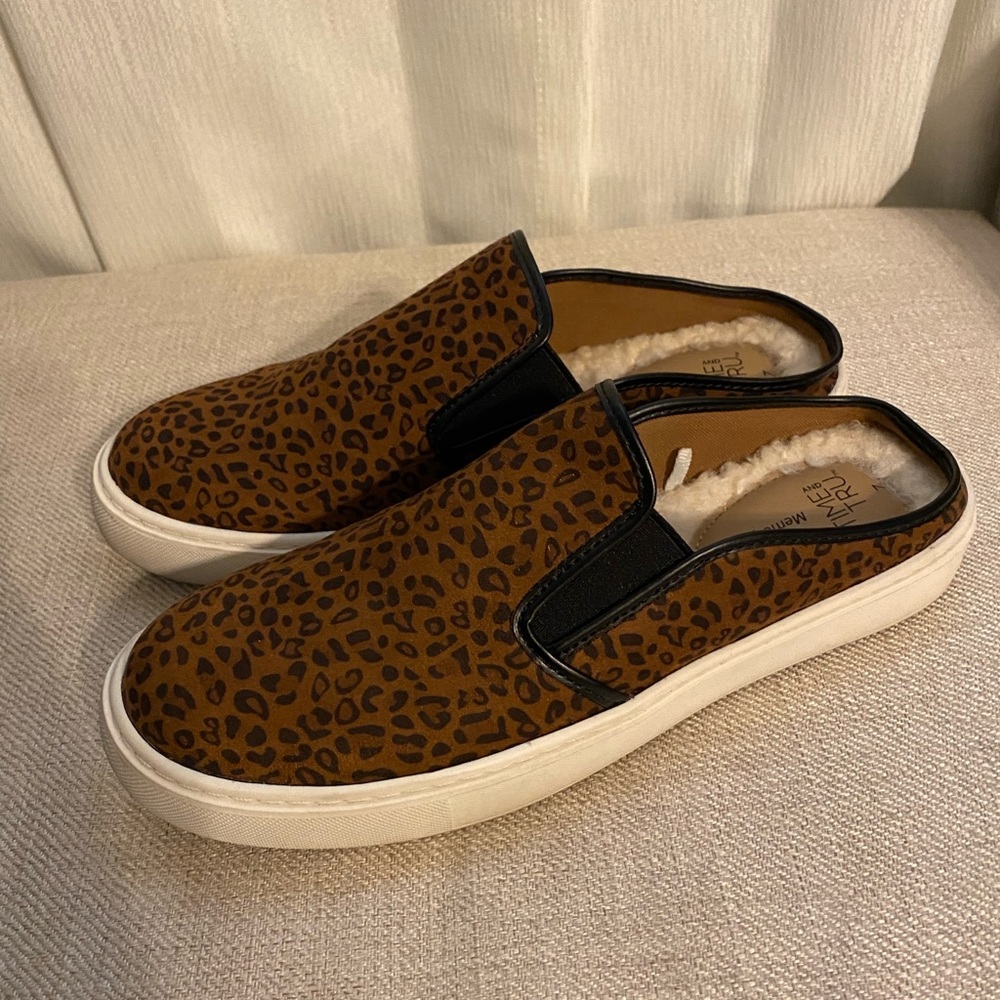 Womens cheetah print slip on shoes